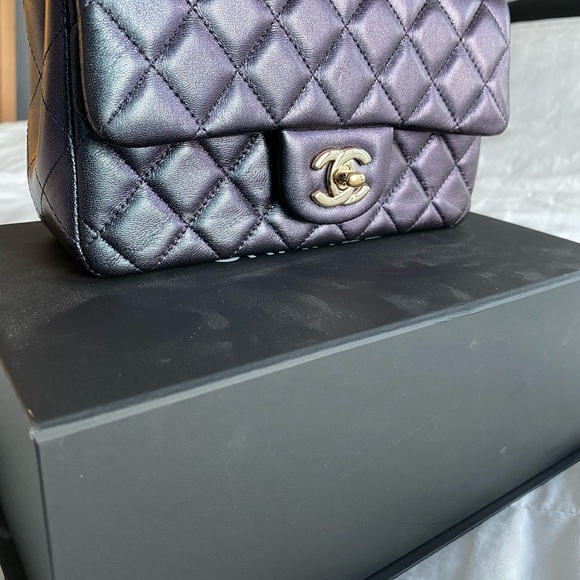 Chanel 22B Iridescent Black Rectangular Mini 🖤 - Picture 6 of 16